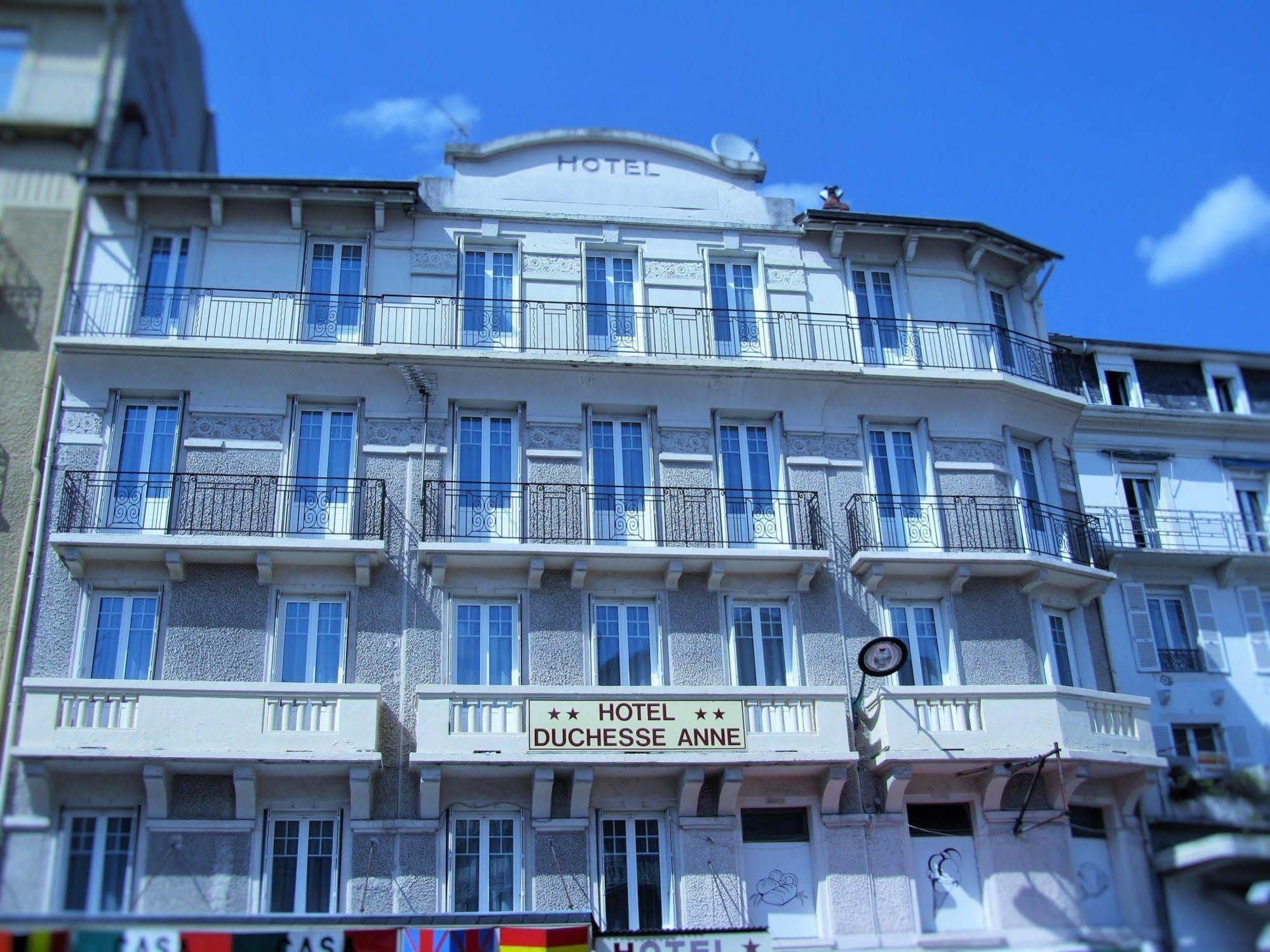 Hotel Duchesse Anne Lourdes Bagian luar foto